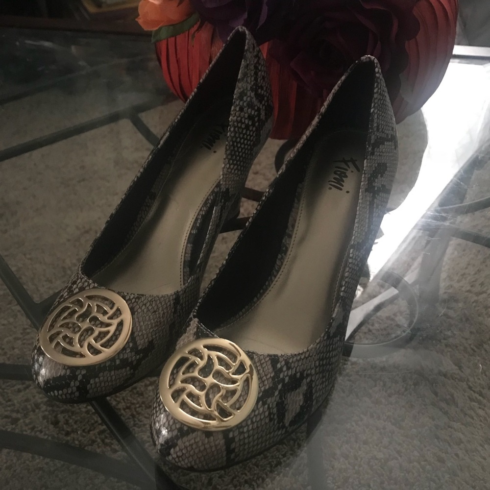 Fioni Snake Print Medallion wedges 9